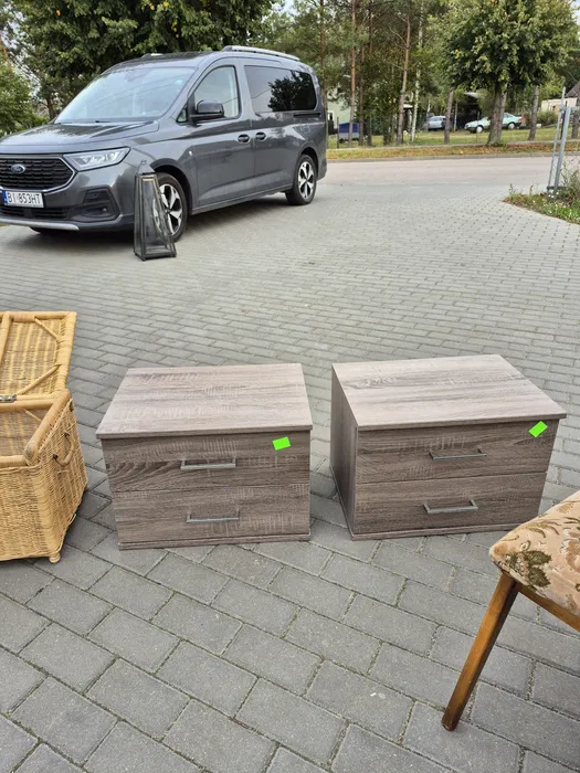 Komplet szafek nocnych