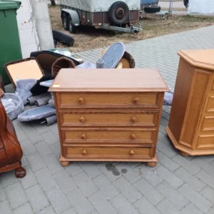 Mała komódka dębowa