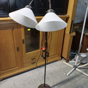 Lampa stojąca