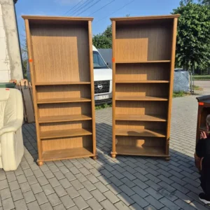Szafka biblioteczka zgrabna