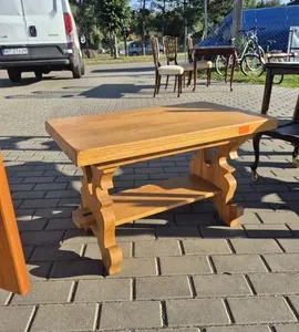 Mały stolik dębowy