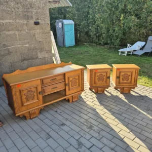 Ładna komoda z szafkami nocnymi