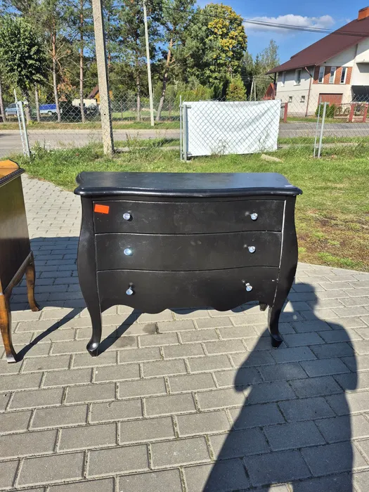 Czarna szafka brzuchatka - obrazek 4
