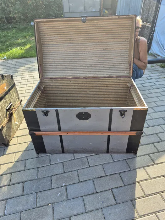 Szafka skrzynia sunduk metalowe okucia - obrazek 4