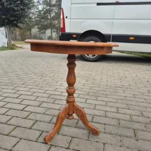 Stolik na jednej nodze