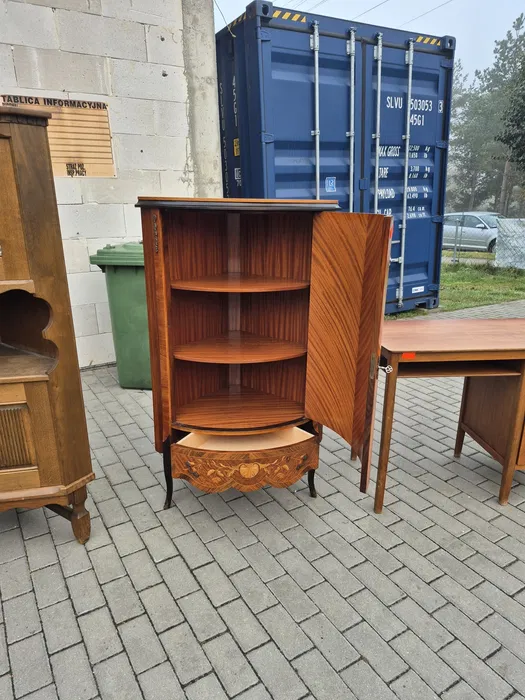 Przepiękna komoda narożna z intarsja - obrazek 5